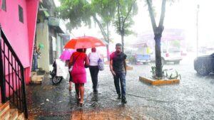 ¿Vives en una de estas provincias? Una onda tropical traerá aguaceros