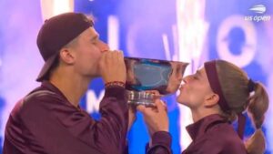 Karolina Muchova y Jakub Mensik campeones de dobles mixtos