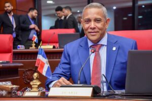 Senado envía a comisión proyecto que busca nombrar pista de atletismo de San Francisco de Macorís